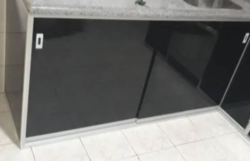 Fechamento de Pia com Vidro Jateado Juti - Fechamento de Pia de Banheiro em Vidro